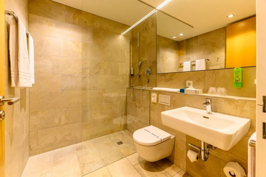 Engener Hoehe Hotel Restaurant Rastanlage Engen Hegau Hotel KDS 4980 HDR