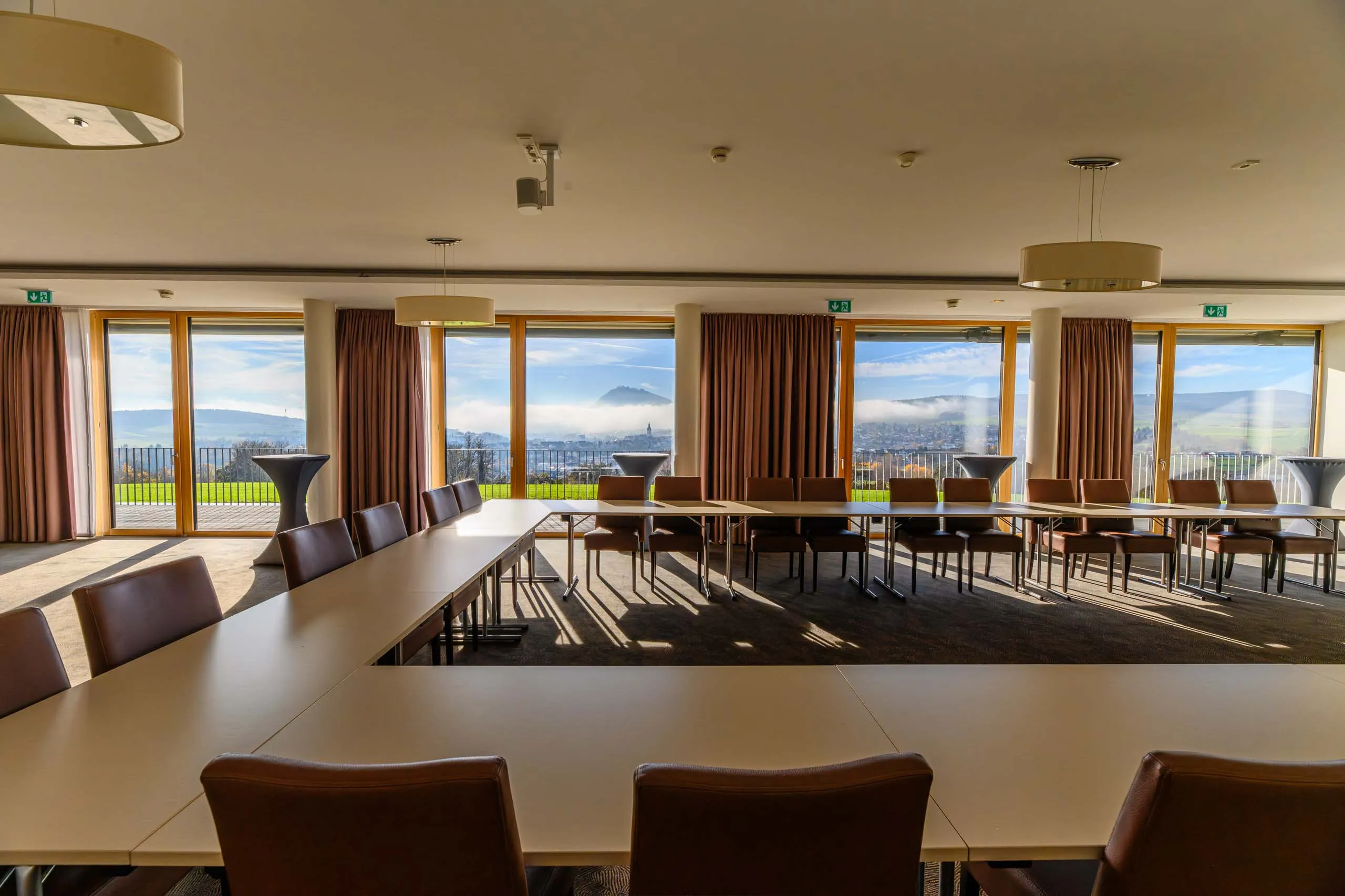 Engener Hoehe Hotel Restaurant Rastanlage Engen Hegau Tagung KDS 4884 HDR